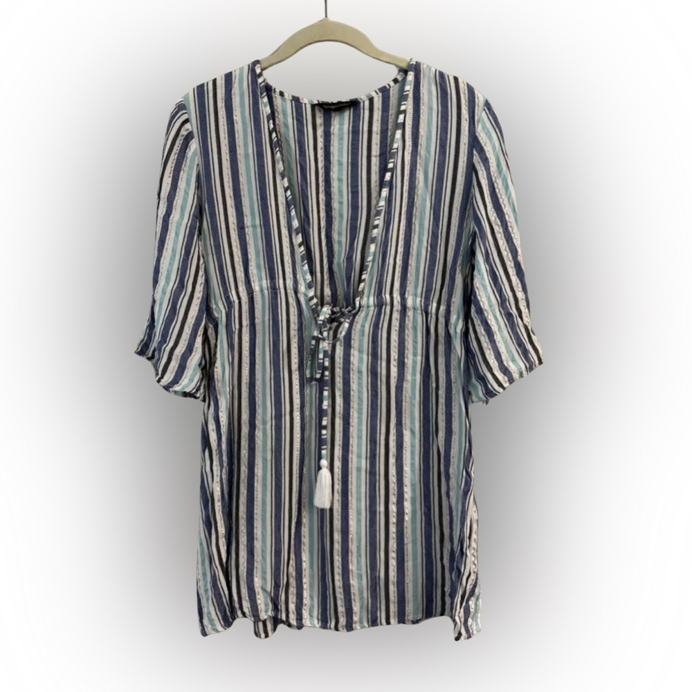 Black and White Flutter Sleeve Tie Front Blouse